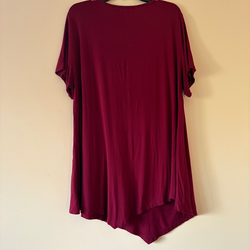Esenchel Burgundy Asymmetrical Hem Swing Tunic Top Women’s Large - Picture 2 of 3